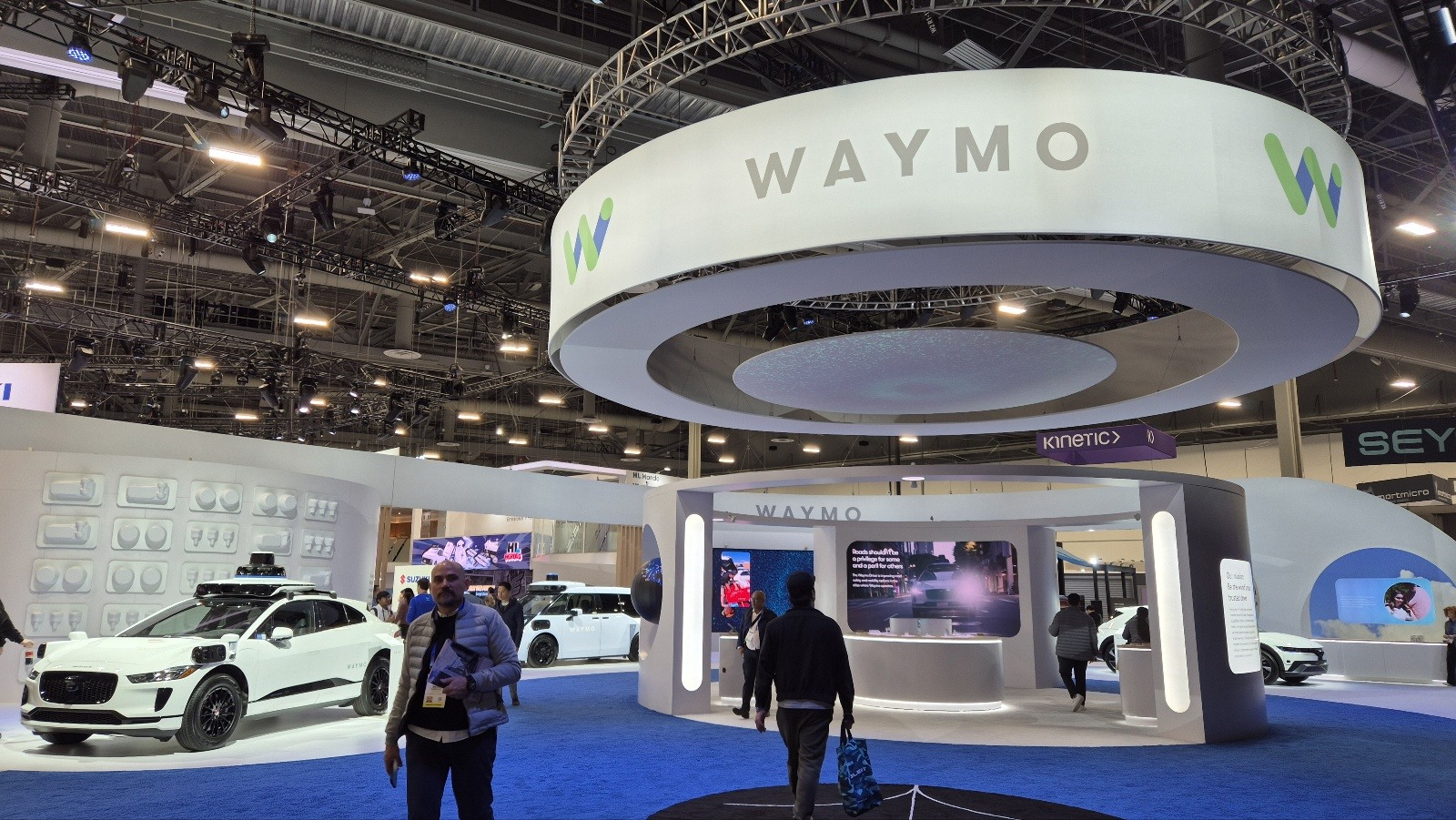 CES2025 웨이모 부스
